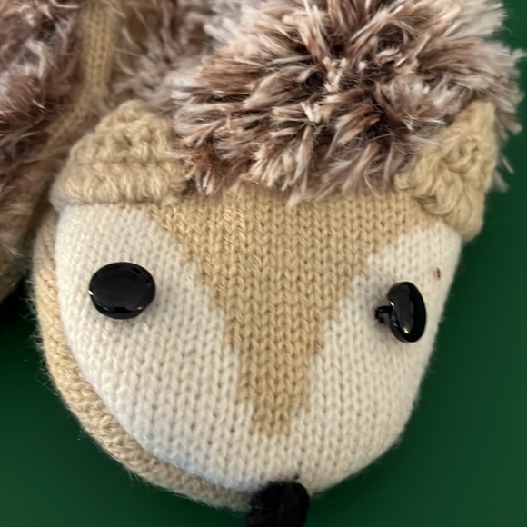 Adorable fuzzy hedgehog mittens! - Picture 2 of 4